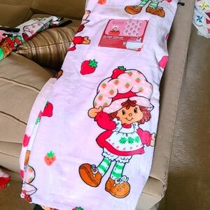 Strawberry Shortcake Blanket 🍰